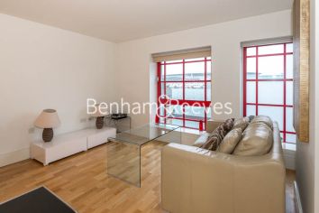 1 bedroom flat to rent in Highbury Stadium Square, Highbury, N5-image 8