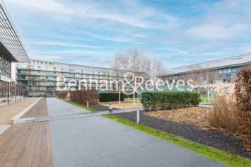 2 bedrooms flat to rent in Highbury Stadium Square, Highbury, N5-image 5