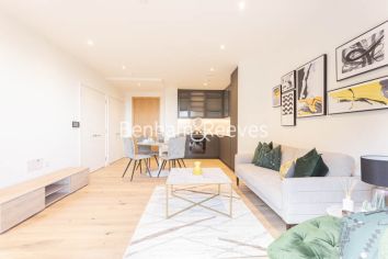 1 bedroom flat to rent in Ashley Road, Tottenham Hale, N17-image 1