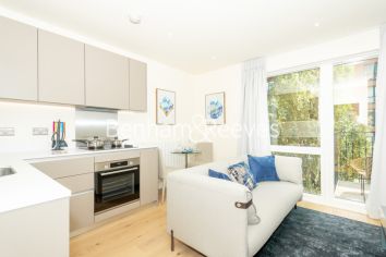 Studio flat to rent in Thunderer Walk, Woolwich, SE18-image 7