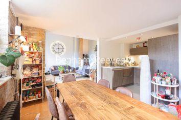 3 bedrooms flat to rent in Marlborough Road, Royal Arsenal Riverside, SE18-image 3