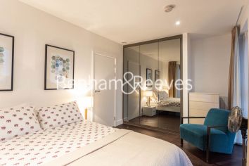 3 bedrooms flat to rent in Victory Parade, Woolwich, SE18-image 3