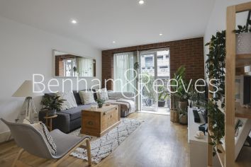 2 bedrooms flat to rent in Royal Arsenal Riverside, Woolwich, SE18-image 1