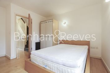 4 bedrooms flat to rent in Hastings Street, Royal Arsenal Riverside, SE18-image 4