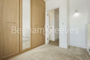 3 bedrooms flat to rent in Cadogan Road, Royal Arsenal Riverside, SE18-image 15