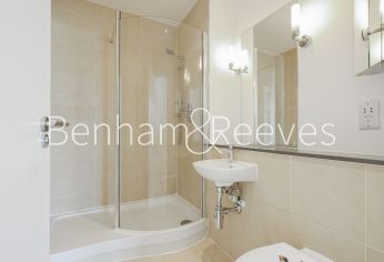 3 bedrooms flat to rent in Cadogan Road, Royal Arsenal Riverside, SE18-image 16