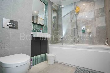 2 bedrooms flat to rent in Brigadier Walk Royal, Arsenal Riverside, SE18-image 14