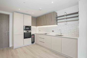 2  bedrooms flat to rent in Kidbrooke Village,Townsend Road , SE3-image 8