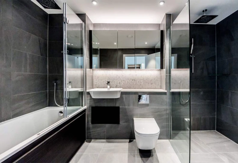 Aldgate Place bathroom images 1