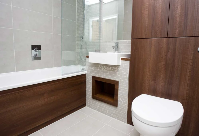 Bathroom view of Caspian Wharf images 1