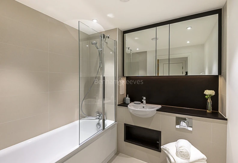 Enderby Wharf bathroom images 1