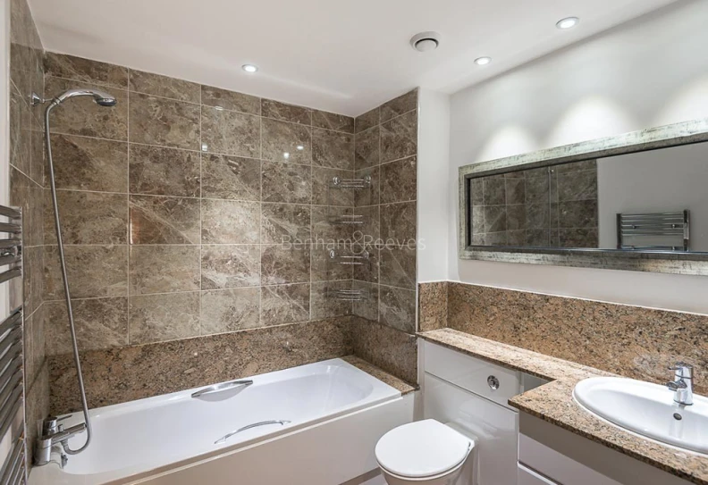 Bathroom view of Nevern Mansions images 2