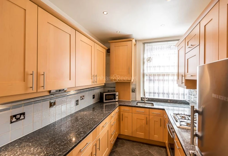 Kitchen view of Nevern Mansions images 1