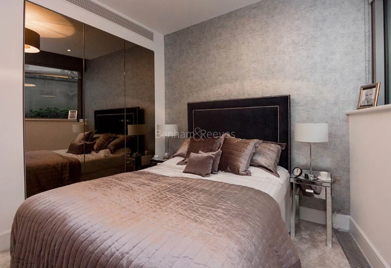 Bedroom view of The Knightsbridge images 1