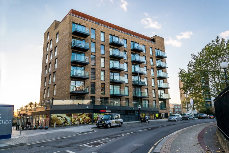 2 bedrooms apartments/flats to sale in Seafarer Way, Rotherhithe-image 1