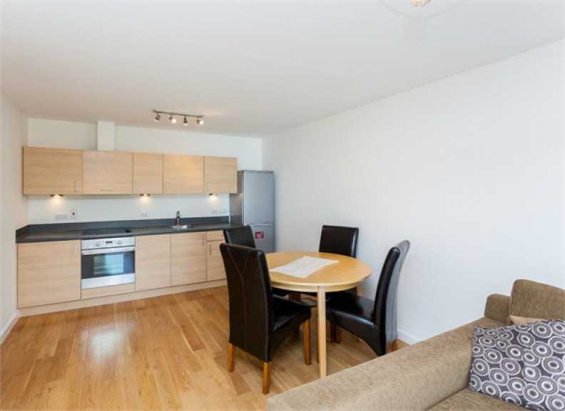 2 bedrooms apartments/flats to sale in Boulevard Drive, Beaufort Park, Colindale-image 8