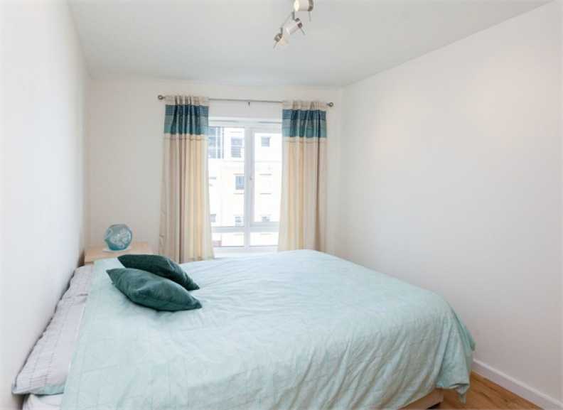 2 bedrooms apartments/flats to sale in Boulevard Drive, Beaufort Park, Colindale-image 5