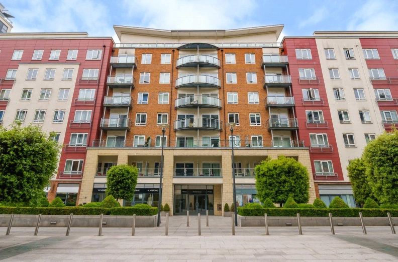 2 bedrooms apartments/flats to sale in Boulevard Drive, Beaufort Park, Colindale-image 1