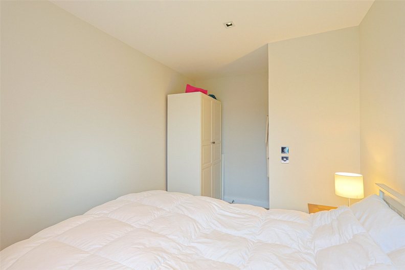 2 bedrooms apartments/flats to sale in Dickens Yard, Ealing, London-image 18