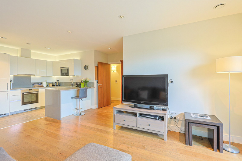 2 bedrooms apartments/flats to sale in Dickens Yard, Ealing, London-image 13