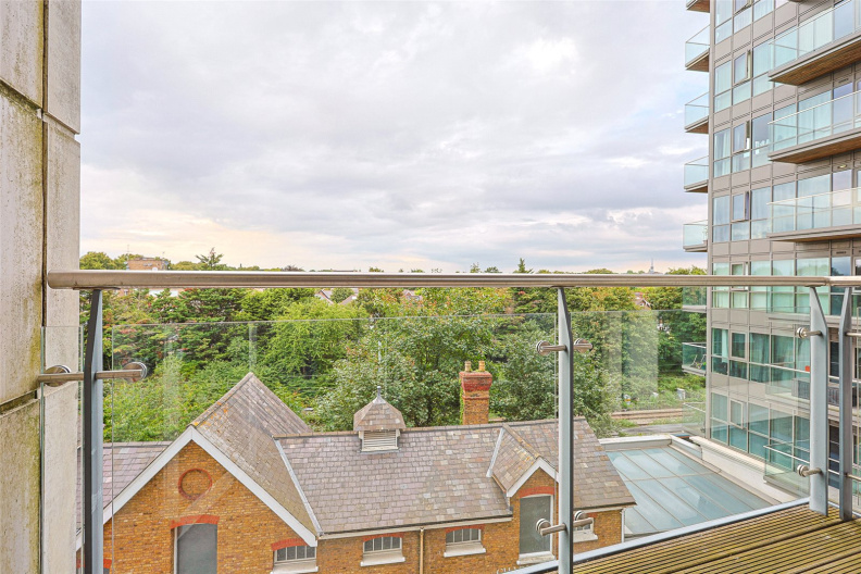 2 bedrooms apartments/flats to sale in Dickens Yard, Ealing, London-image 10