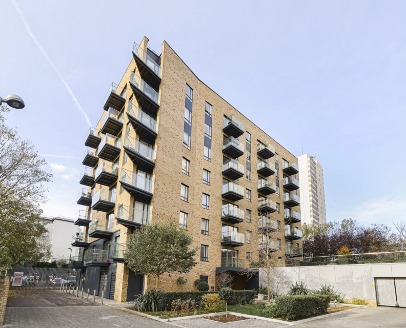 2 bedrooms apartments/flats to sale in Heritage Place, Brentford-image 16