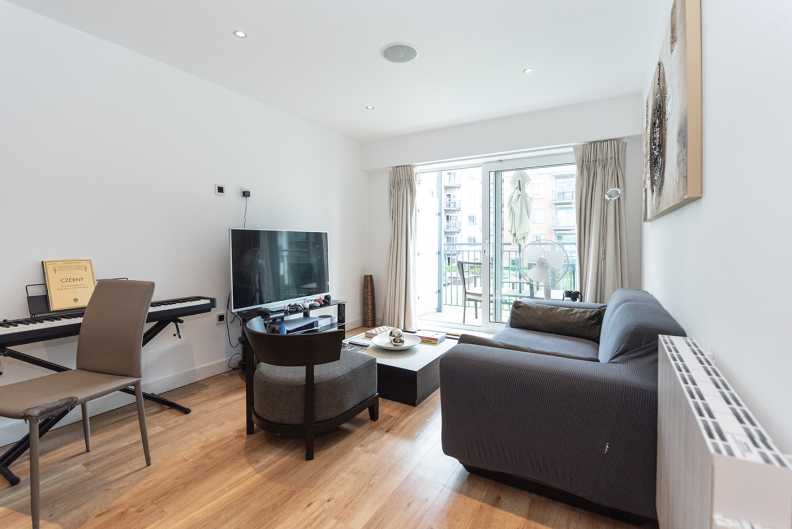 1 bedroom apartments/flats to sale in Aerodrome Road, Beaufort Park, Colindale-image 3