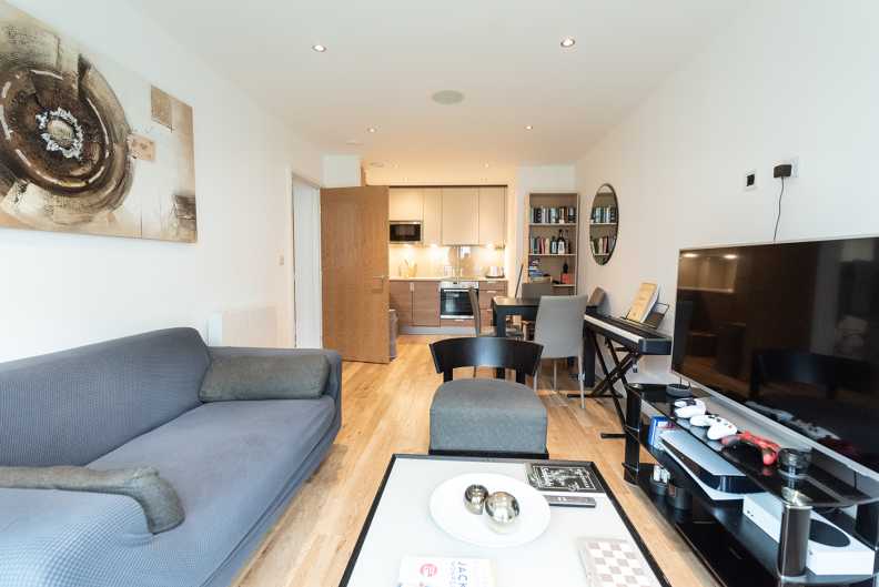 1 bedroom apartments/flats to sale in Aerodrome Road, Beaufort Park, Colindale-image 1