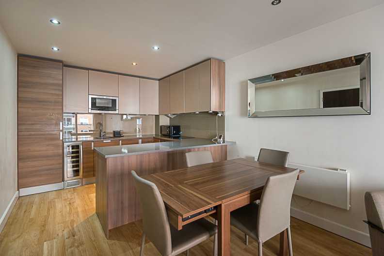 1 bedroom apartments/flats to sale in Boulevard Drive, Colindale, London-image 2