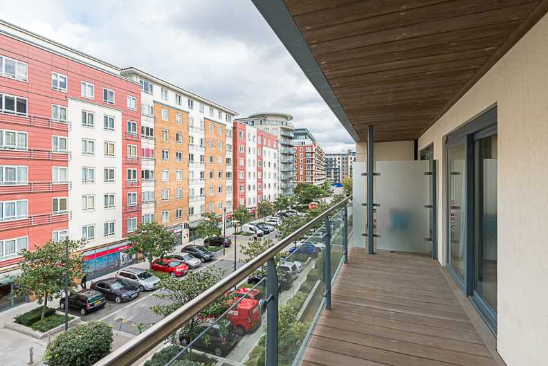 1 bedroom apartments/flats to sale in Boulevard Drive, Colindale, London-image 3