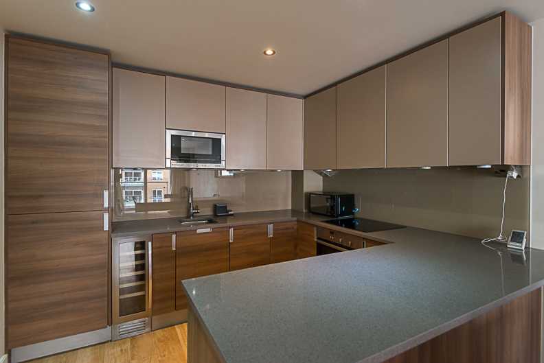 1 bedroom apartments/flats to sale in Boulevard Drive, Colindale, London-image 8