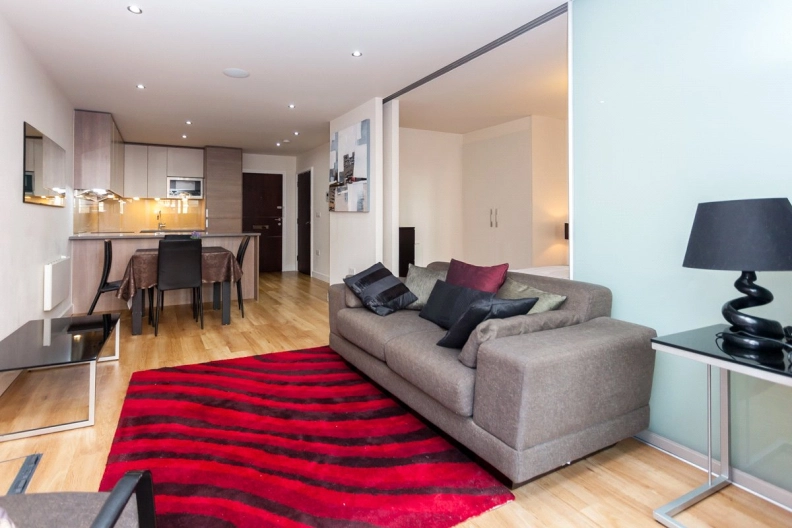 1 bedroom apartments/flats to sale in Boulevard Drive, Beaufort Park, Colindale-image 2