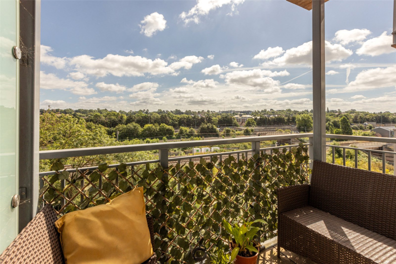 2 bedrooms apartments/flats to sale in Aerodrome Road, Colindale-image 8