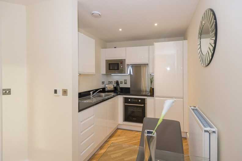 Studio apartments/flats to sale in St Annes Street, Canary Wharf-image 2