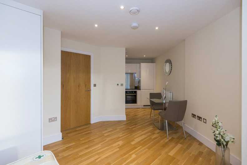 Studio apartments/flats to sale in St Annes Street, Canary Wharf-image 1