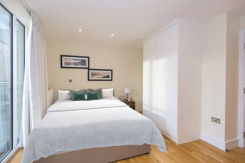 Studio apartments/flats to sale in St Annes Street, Canary Wharf-image 4