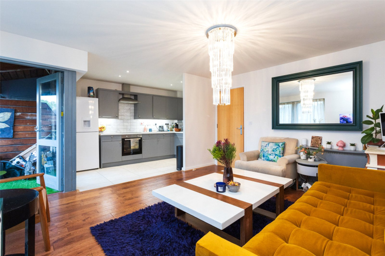 1 bedroom apartments/flats to sale in Martlesham Walk, Colindale-image 8