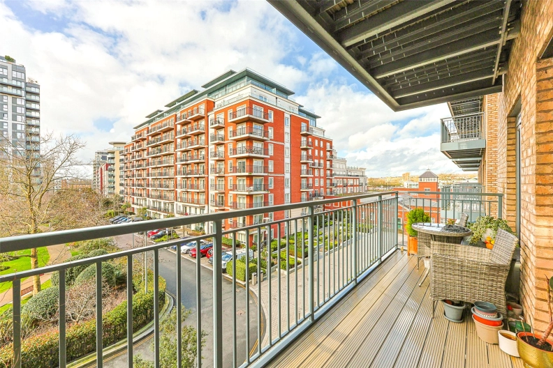 2 bedrooms apartments/flats to sale in Beaufort Square, Beaufort Park, Colindale-image 9