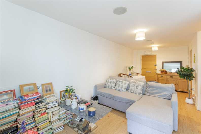 Studio apartments/flats to sale in Boulevard Drive, Beaufort Park, Colindale-image 2