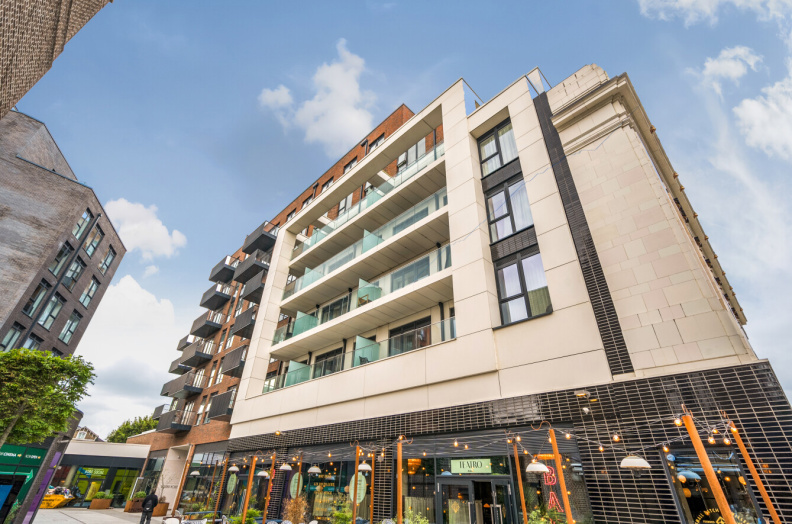 3 bedrooms apartments/flats to sale in Filmworks Walk, Ealing-image 21