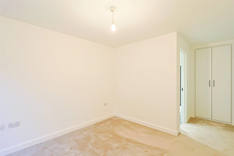 2 bedrooms apartments/flats to sale in East Drive, Beaufort Park, Colindale-image 5