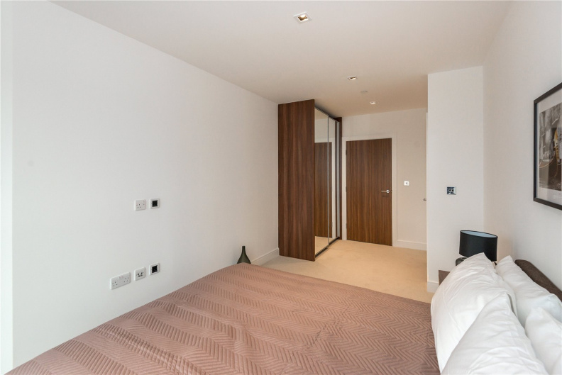 2 bedrooms apartments/flats to sale in Longfield Avenue, London-image 8