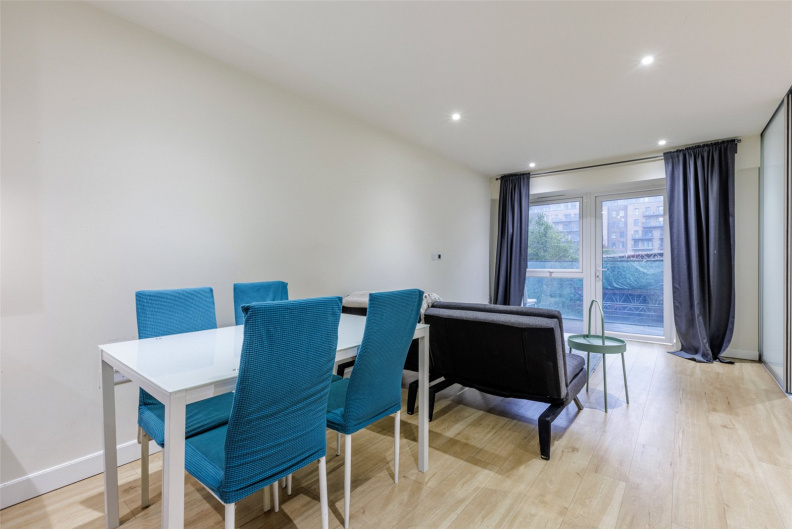 Studio apartments/flats to sale in Beaufort Square, Beaufort Park, Colindale-image 7