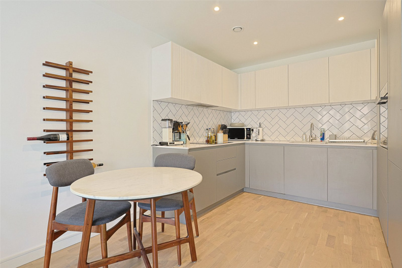 1 bedroom apartments/flats to sale in Accolade Avenue, Southall-image 3