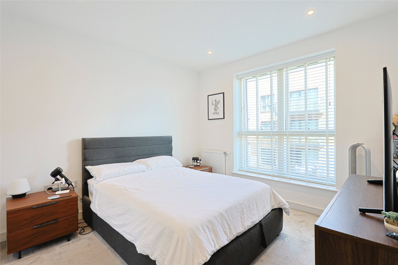 1 bedroom apartments/flats to sale in Accolade Avenue, Southall-image 4