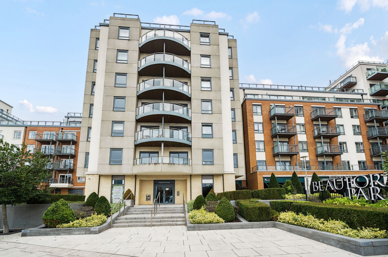 2 bedrooms apartments/flats to sale in Aerodrome Road, London-image 1