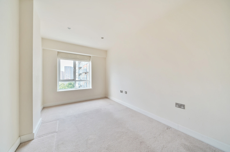 2 bedrooms apartments/flats to sale in Aerodrome Road, London-image 4