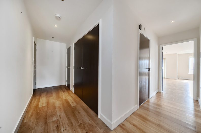 2 bedrooms apartments/flats to sale in Aerodrome Road, London-image 7