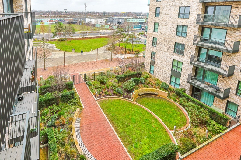 Studio apartments/flats to sale in Accolade Avenue, Southall-image 9