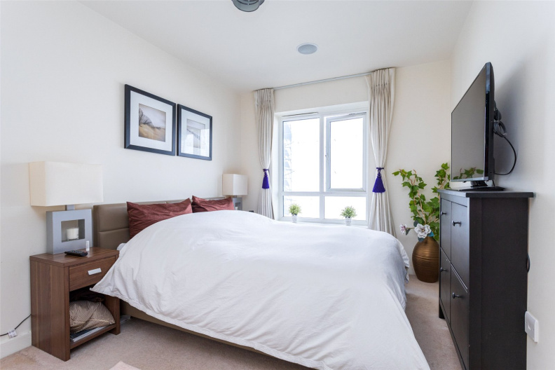 1 bedroom apartments/flats to sale in East Drive, Colindale-image 4